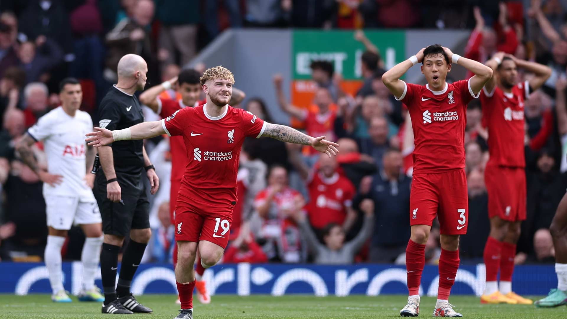 Liverpool Tundukkan West Ham United di Anfield