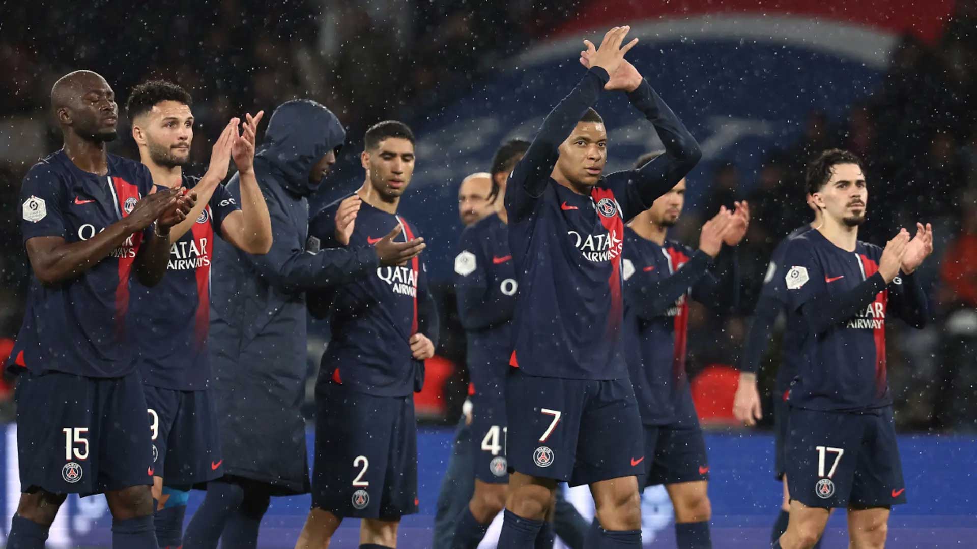 PSG Hancurkan Lyon 4-1, Mbappé dan Hakimi Cetak Gol Penentu