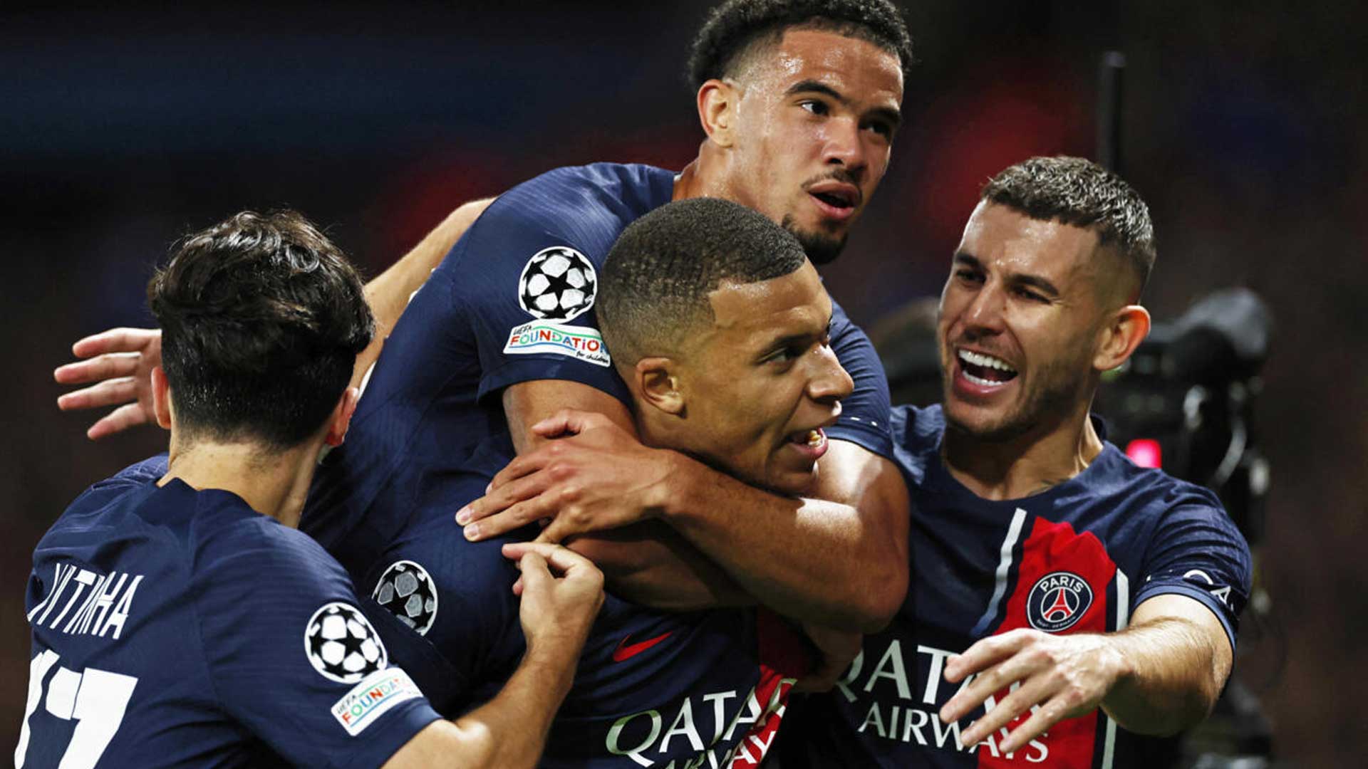 Paris Saint-Germain Hajar Lyon 2-0, Puncak Klasemen Tetap Aman